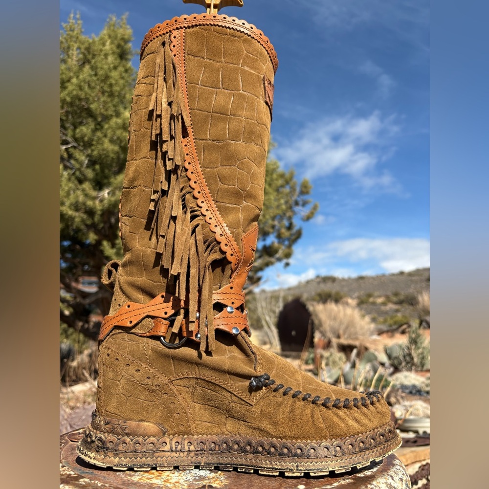 El Vaquero Silverstone Suede Fringed Tall Wedge Belted Moccasin Boots - Picture 5 of 16